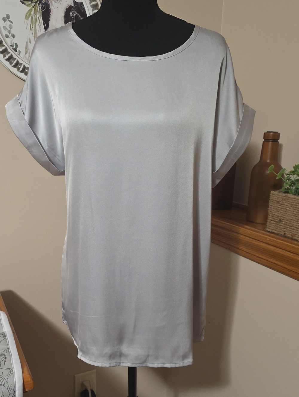 ChiGant Silver Satin Short Sleeve Blouse